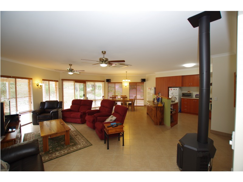 31 Maidment Parade, Dalyellup WA 6230