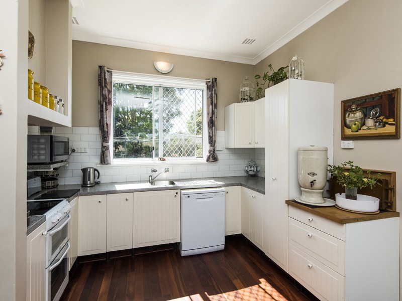 22 Carma Avenue, Collie WA 6225