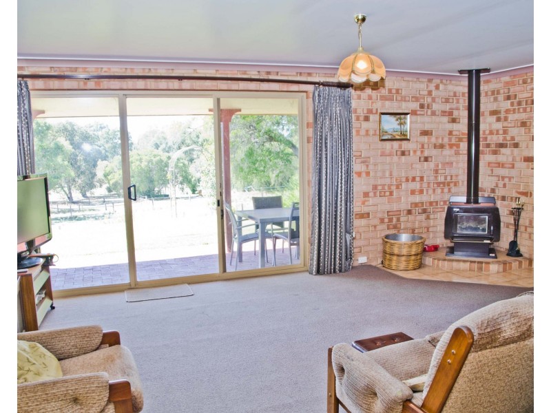 6 O’Neil Grove, Dardanup West WA 6236