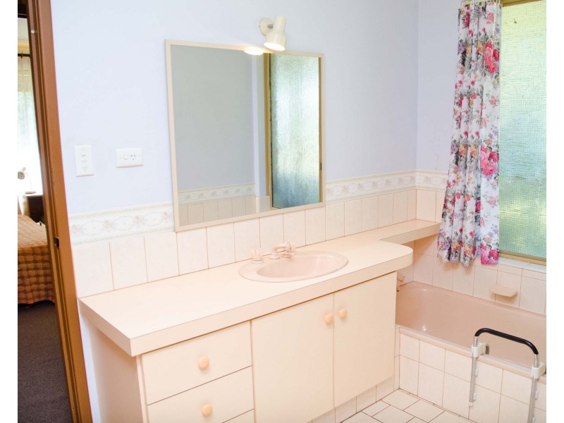 6 O’Neil Grove, Dardanup West WA 6236