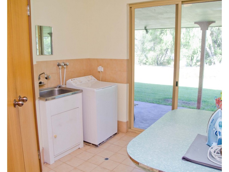 6 O’Neil Grove, Dardanup West WA 6236