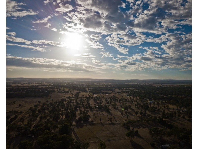 6 O’Neil Grove, Dardanup West WA 6236