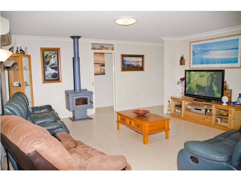 21 Pembroke Street, College Grove WA 6230