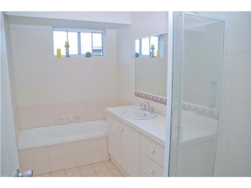 21 Pembroke Street, College Grove WA 6230