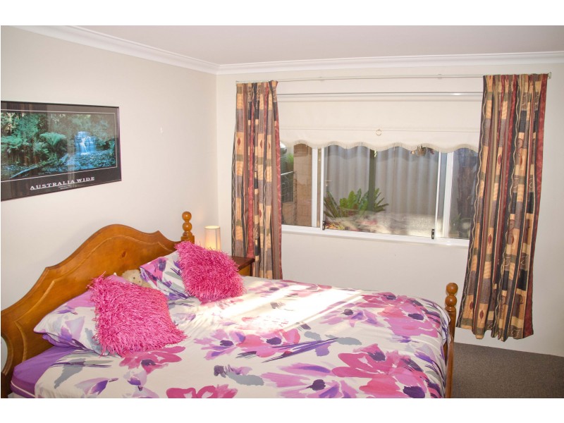 21 Pembroke Street, College Grove WA 6230