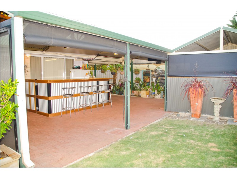 21 Pembroke Street, College Grove WA 6230