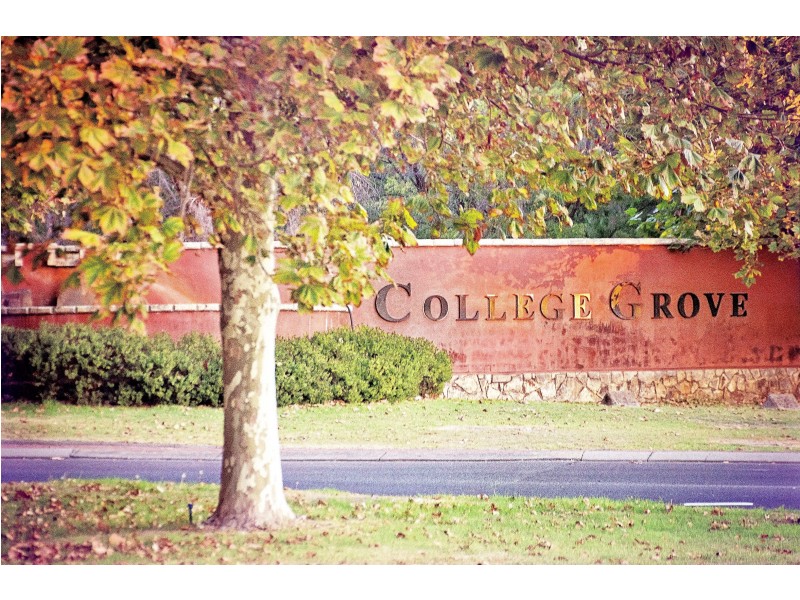 21 Pembroke Street, College Grove WA 6230