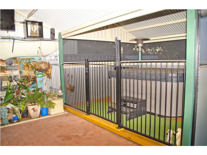 21 Pembroke Street, College Grove WA 6230