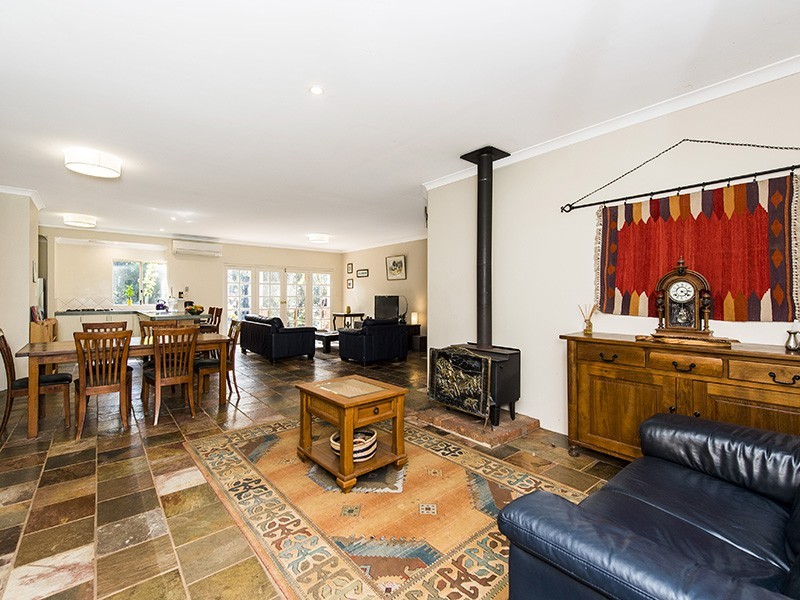 38 Hawkins Drive, Gelorup WA 6230