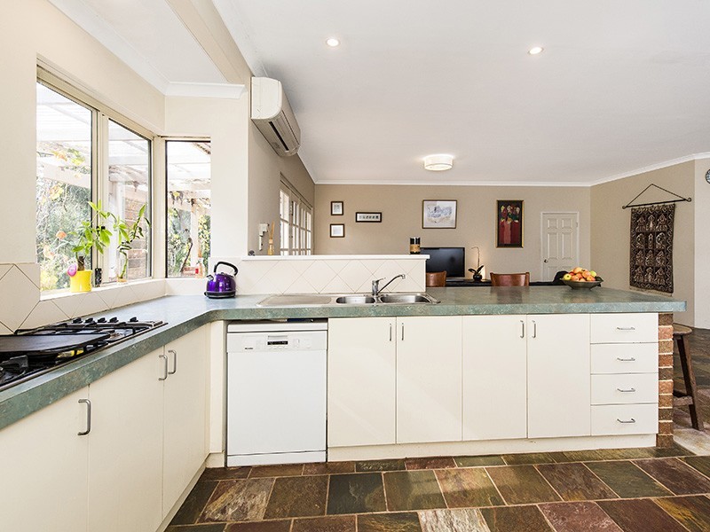 38 Hawkins Drive, Gelorup WA 6230