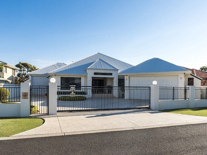 14 Gleneagles Way, Pelican Point WA 6230