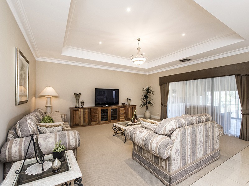 14 Gleneagles Way, Pelican Point WA 6230