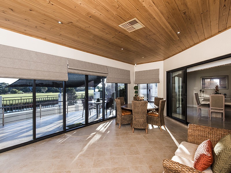 14 Gleneagles Way, Pelican Point WA 6230