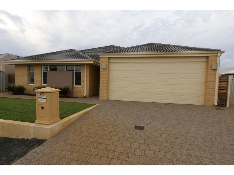 21 Murtin Road, Dalyellup WA 6230