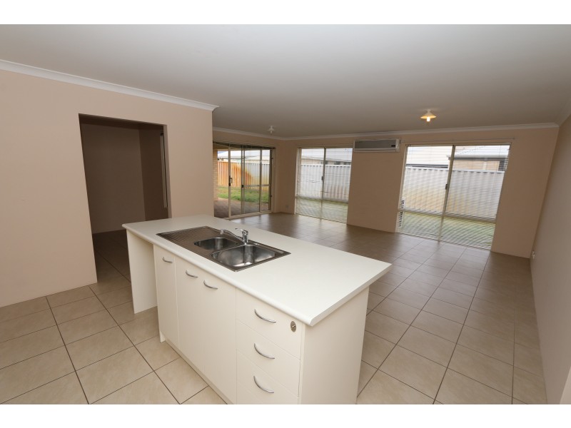 21 Murtin Road, Dalyellup WA 6230