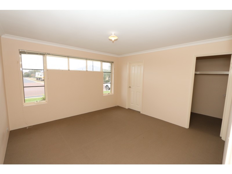21 Murtin Road, Dalyellup WA 6230