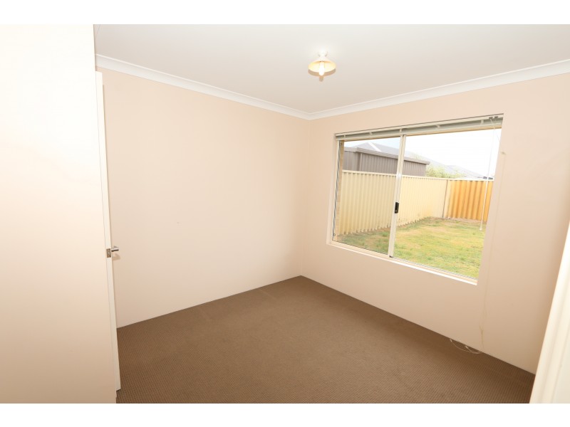 21 Murtin Road, Dalyellup WA 6230