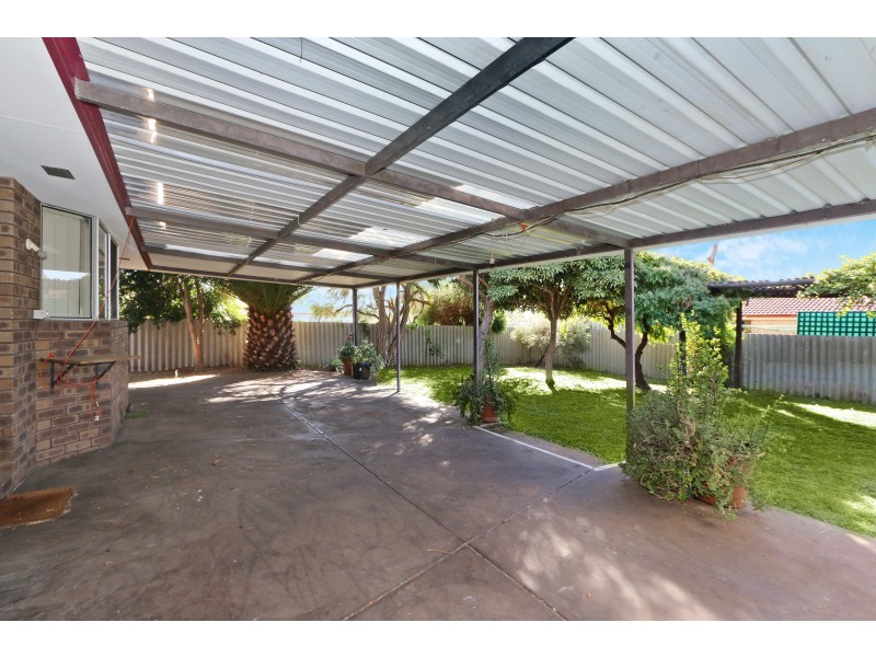 15 Armanta Drive, Carey Park WA 6230