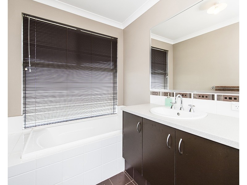 364 Parade Road, Dalyellup WA 6230