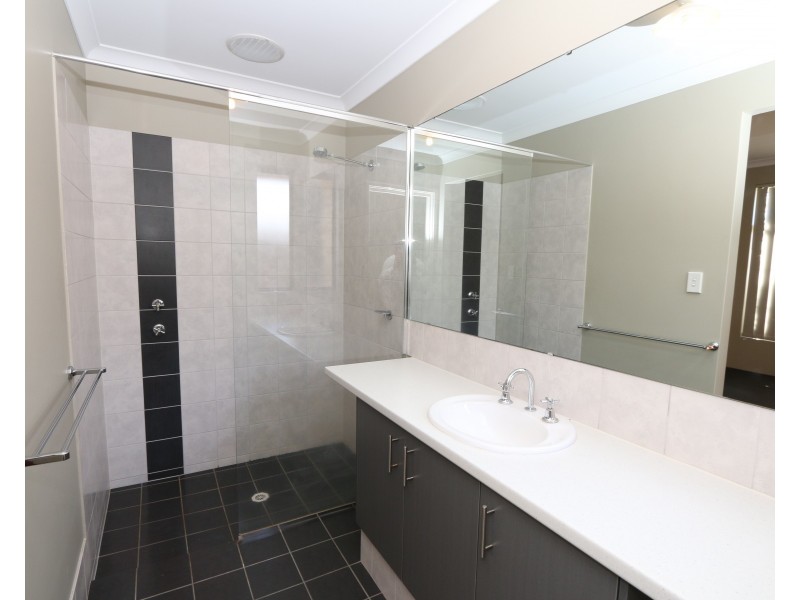 16 Reeves Approach, Dalyellup WA 6230