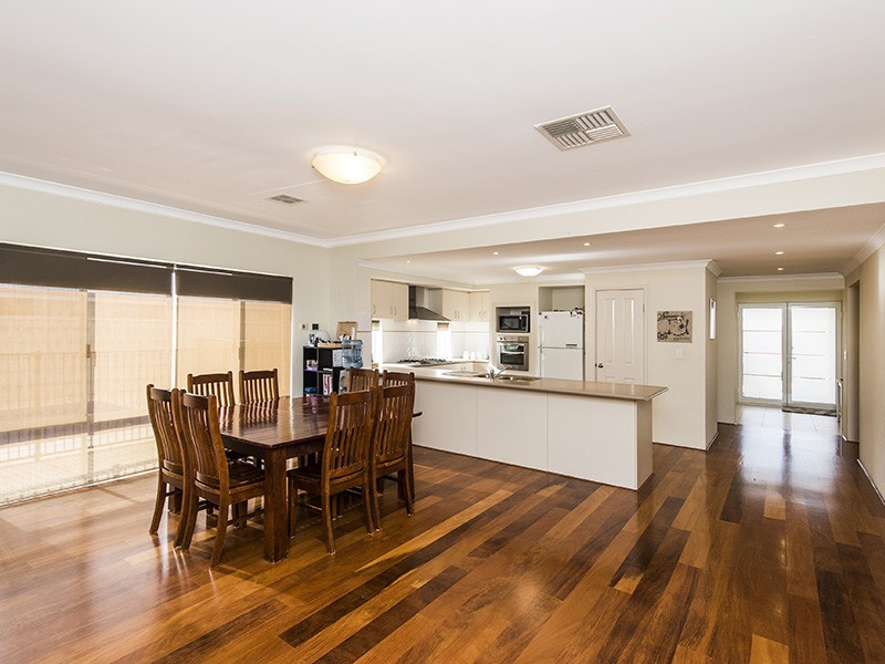 8 Rodondo Street, Dalyellup WA 6230