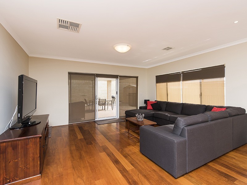 8 Rodondo Street, Dalyellup WA 6230