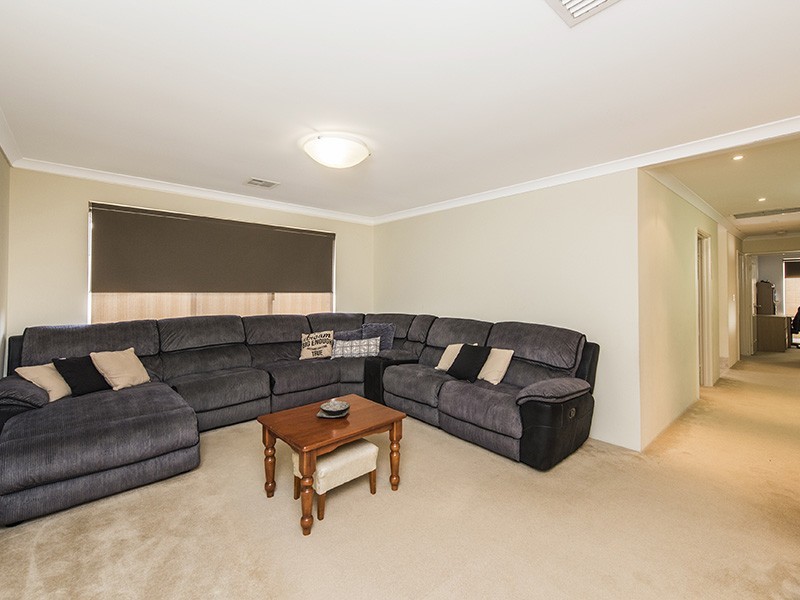 8 Rodondo Street, Dalyellup WA 6230