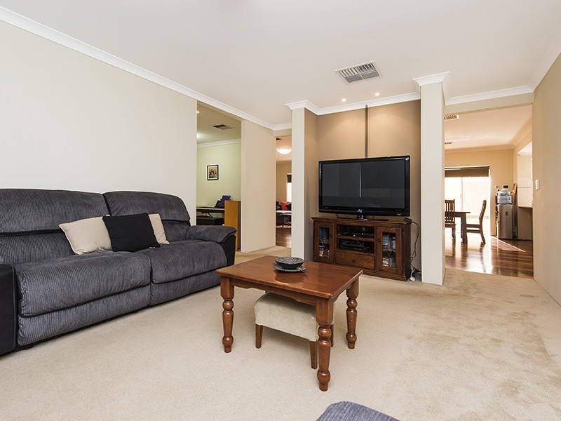 8 Rodondo Street, Dalyellup WA 6230