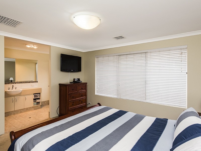 8 Rodondo Street, Dalyellup WA 6230