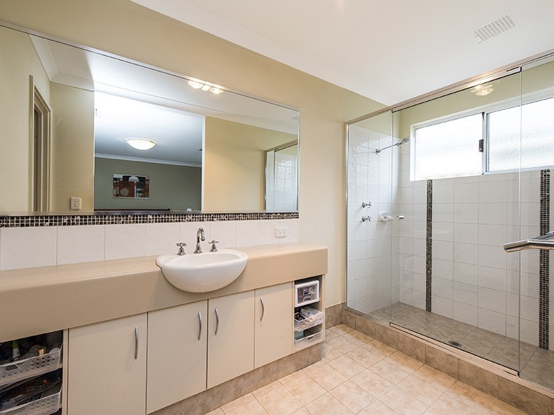 8 Rodondo Street, Dalyellup WA 6230