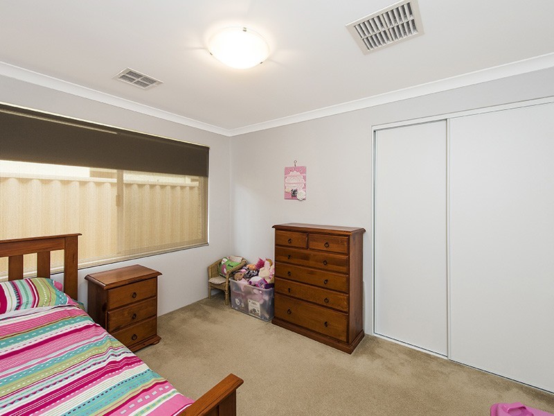 8 Rodondo Street, Dalyellup WA 6230