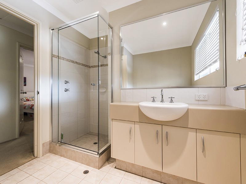 8 Rodondo Street, Dalyellup WA 6230