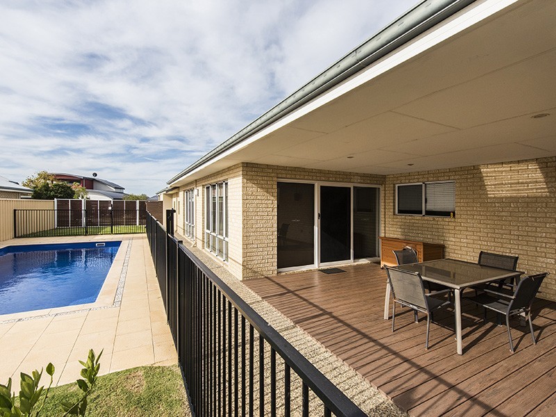 8 Rodondo Street, Dalyellup WA 6230