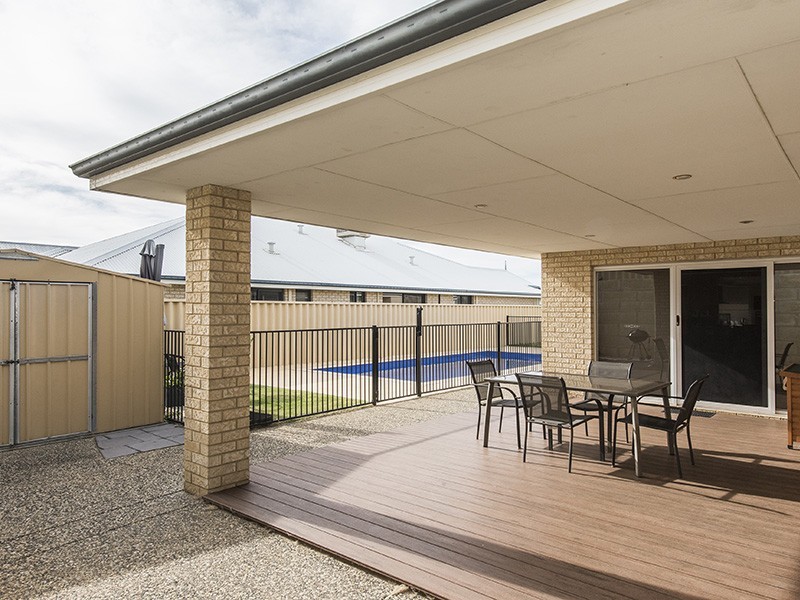 8 Rodondo Street, Dalyellup WA 6230