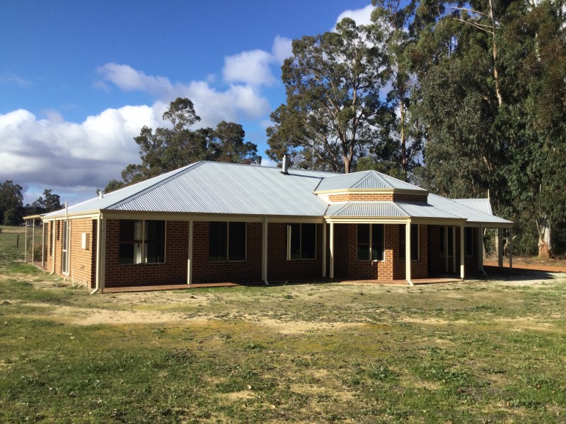 12 Grant Street, Allanson WA 6225