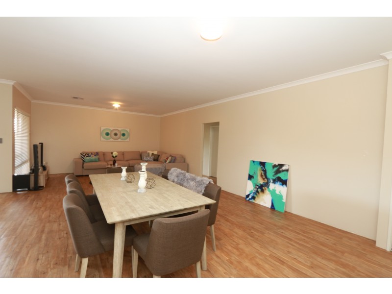 11 Reuben Way, Millbridge WA 6232