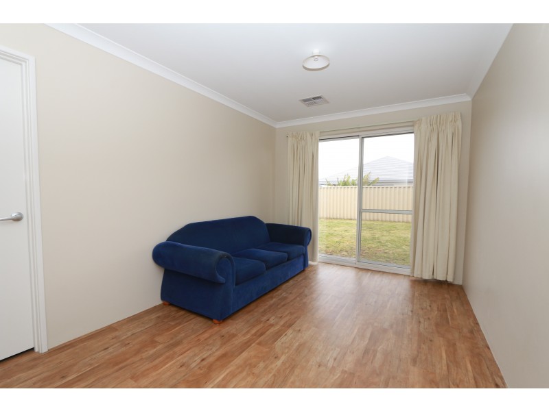 11 Reuben Way, Millbridge WA 6232