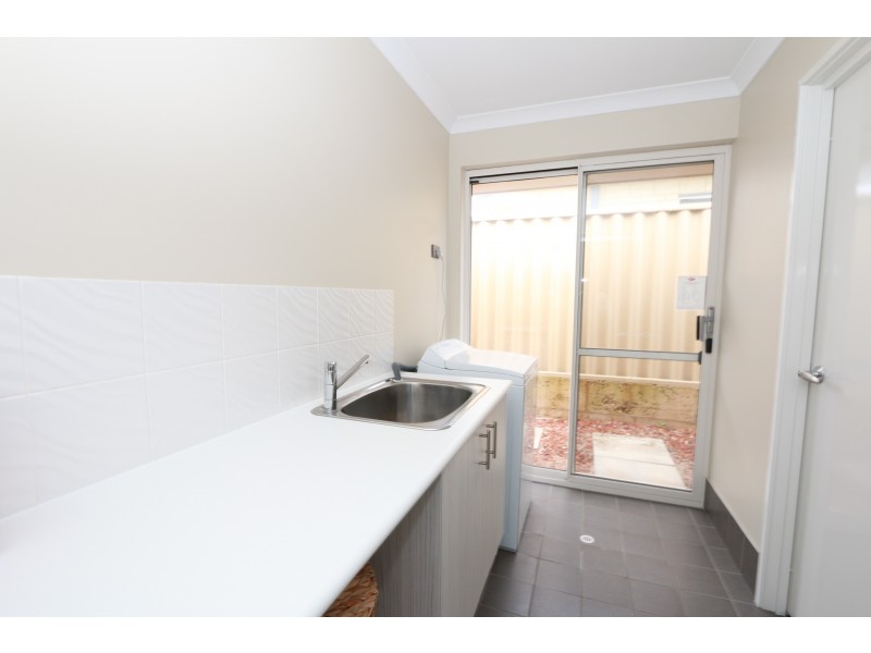 11 Reuben Way, Millbridge WA 6232