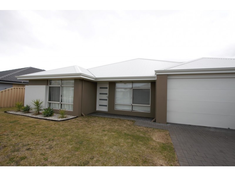 11 Reuben Way, Millbridge WA 6232