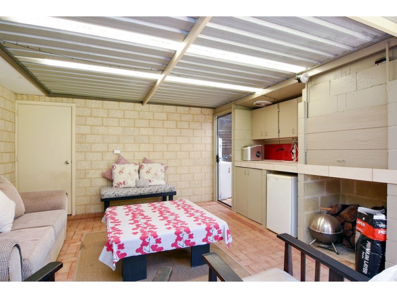 1 Modong Street, Dalyellup WA 6230