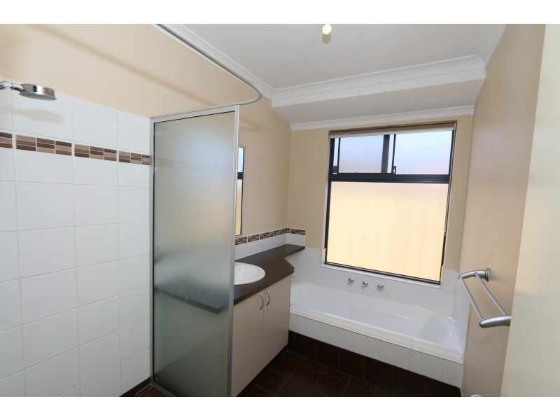 5 Dravite Way, Dalyellup WA 6230