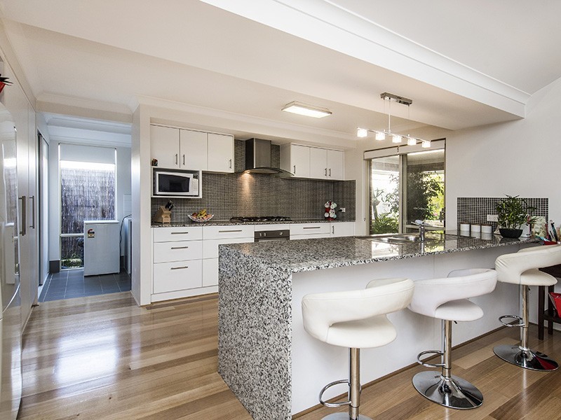 23 Somerville Drive, College Grove WA 6230