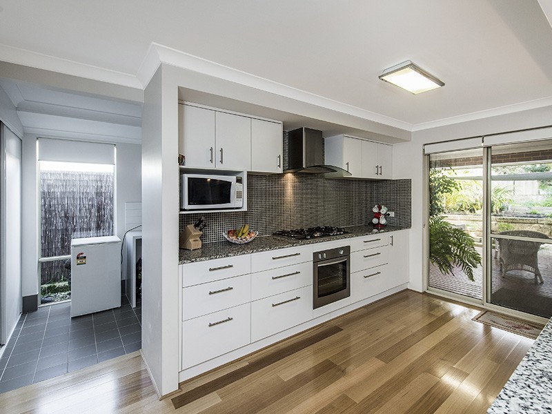 23 Somerville Drive, College Grove WA 6230