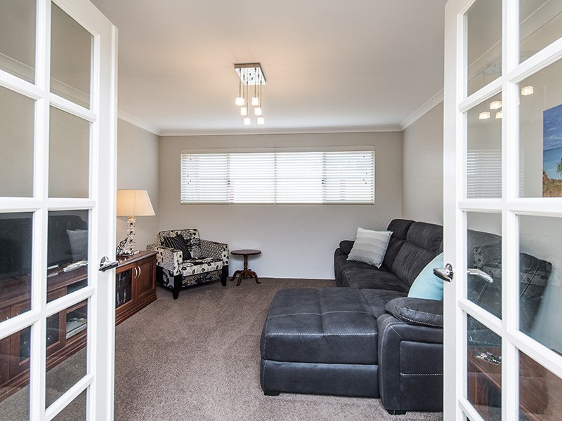 23 Somerville Drive, College Grove WA 6230