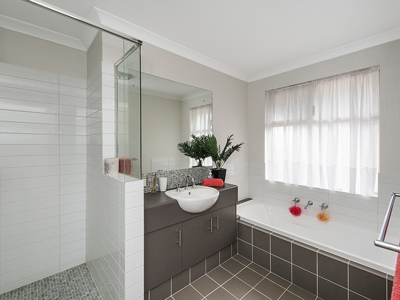 23 Somerville Drive, College Grove WA 6230