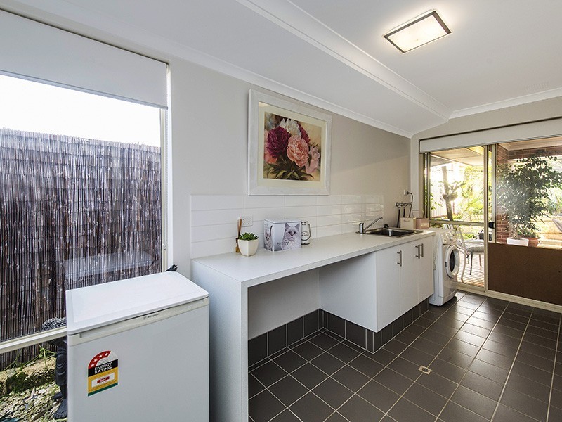 23 Somerville Drive, College Grove WA 6230