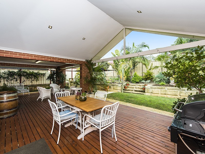 23 Somerville Drive, College Grove WA 6230