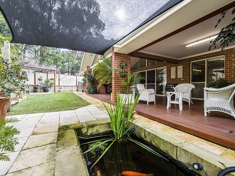 23 Somerville Drive, College Grove WA 6230