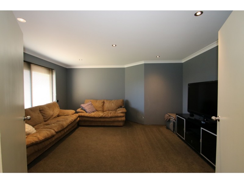 99 Hornibrook Road, Dalyellup WA 6230