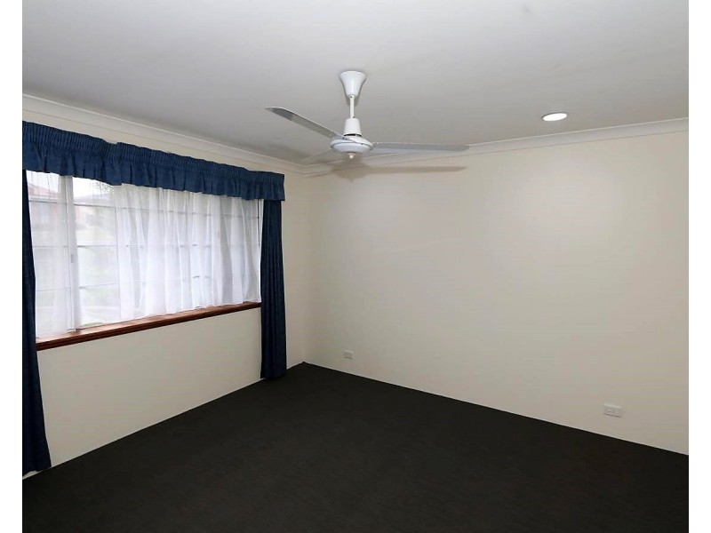 20 Carpenter Tce, Australind WA 6233